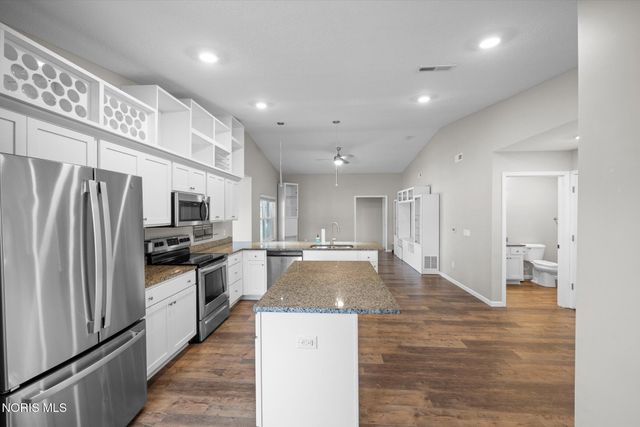 13 Cascade Lane, Delta, OH 43515