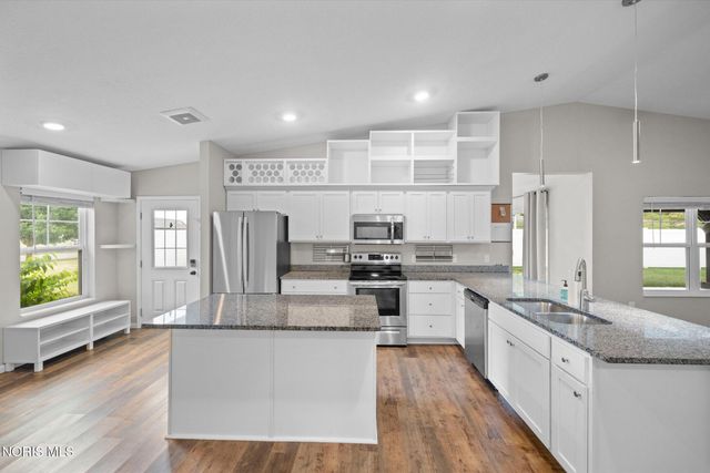 13 Cascade Lane, Delta, OH 43515