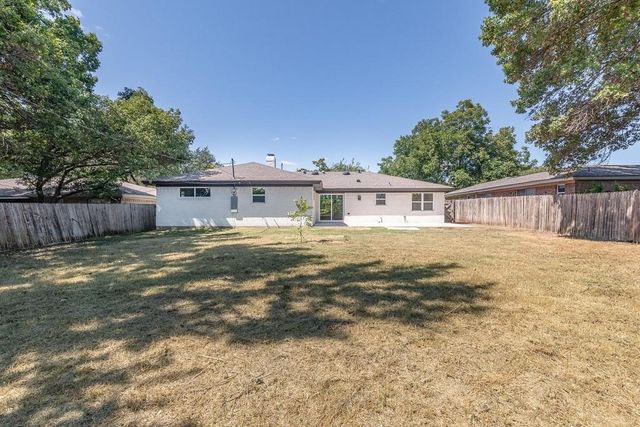 1024 Ridgefield Drive, Plano, TX 75075