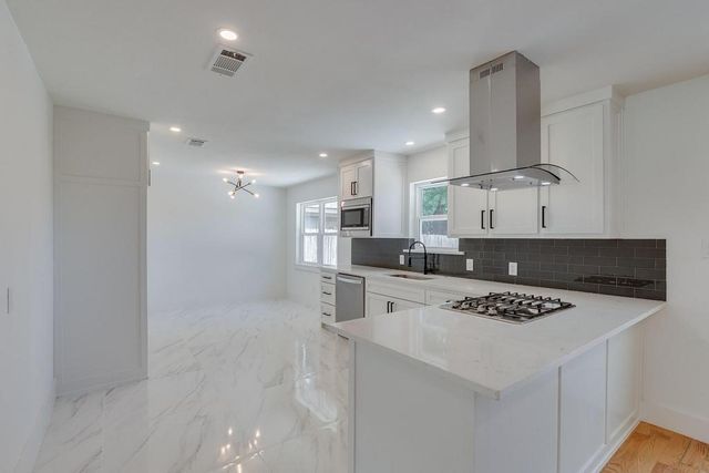 1024 Ridgefield Drive, Plano, TX 75075