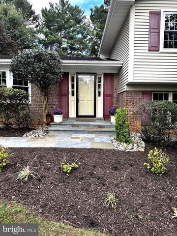 2507 MEREDITH DR, Vienna, VA 22181