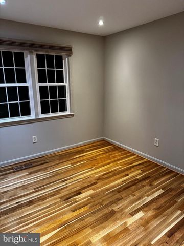 2507 MEREDITH DR, Vienna, VA 22181