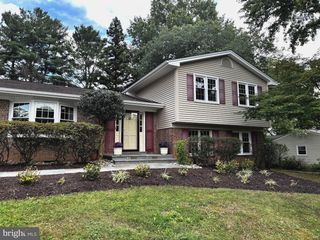 2507 MEREDITH DR, Vienna, VA 22181