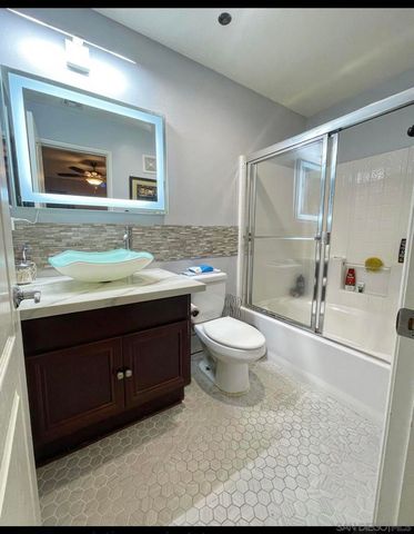 17 Via Montisi, Santee, CA 92071