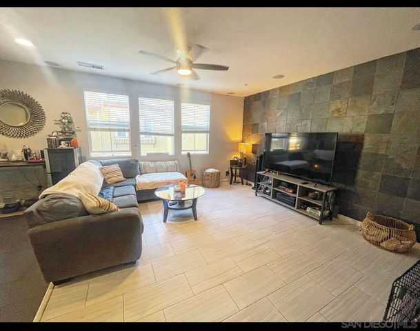 17 Via Montisi, Santee, CA 92071