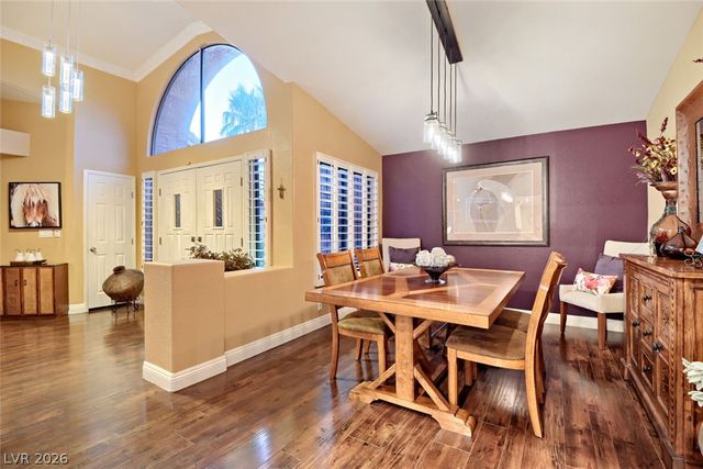 10005 North Mahogany Grove Lane, Las Vegas, NV 89117