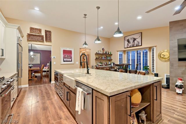 10005 North Mahogany Grove Lane, Las Vegas, NV 89117