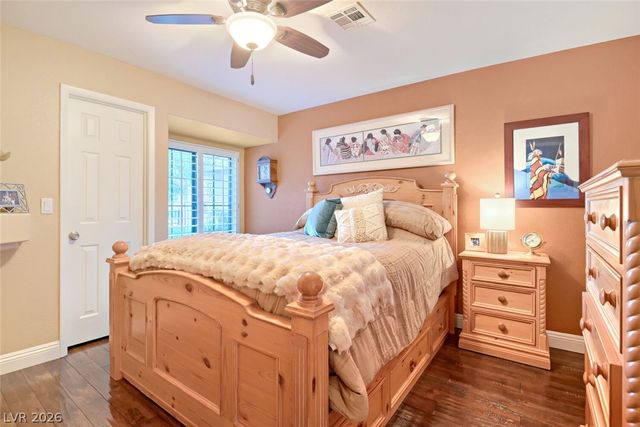 10005 North Mahogany Grove Lane, Las Vegas, NV 89117