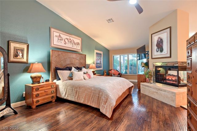 10005 North Mahogany Grove Lane, Las Vegas, NV 89117