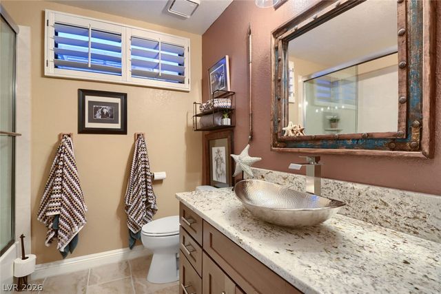 10005 North Mahogany Grove Lane, Las Vegas, NV 89117
