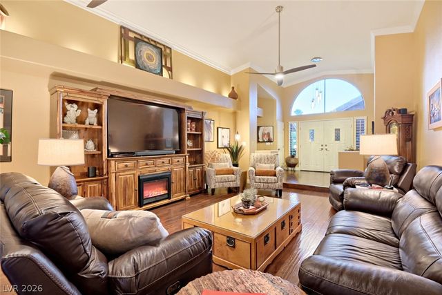 10005 North Mahogany Grove Lane, Las Vegas, NV 89117