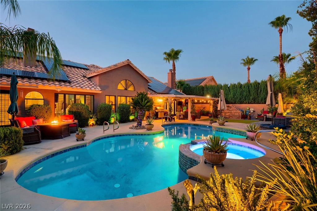 10005 North Mahogany Grove Lane, Las Vegas, NV 89117