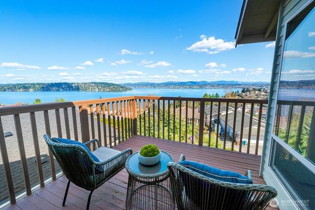 9928 64th Avenue S, Seattle, WA 98118