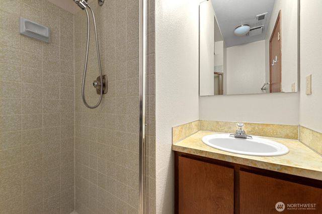 9928 64th Avenue S, Seattle, WA 98118