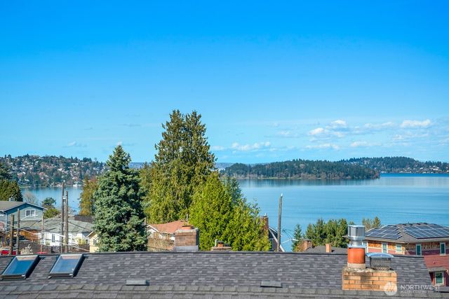 9928 64th Avenue S, Seattle, WA 98118