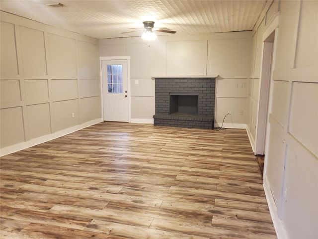 1233 Caldwell Road, Angleton, TX 77515