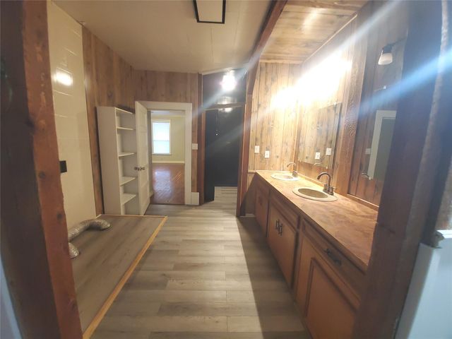 1233 Caldwell Road, Angleton, TX 77515