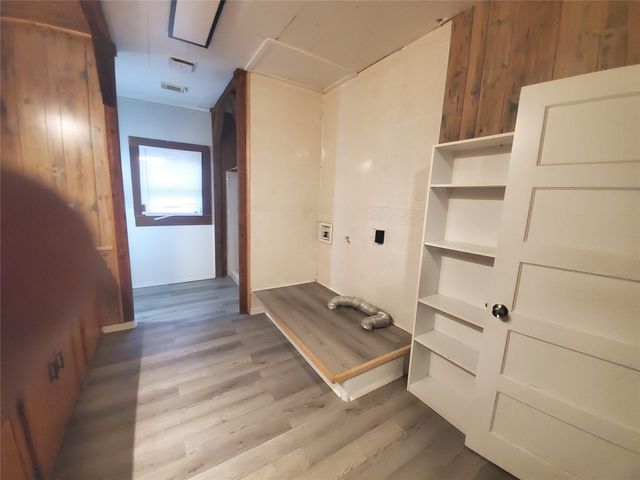 1233 Caldwell Road, Angleton, TX 77515