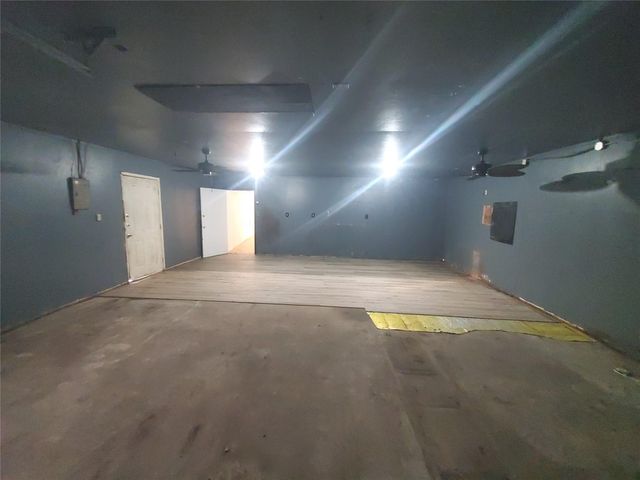 1233 Caldwell Road, Angleton, TX 77515