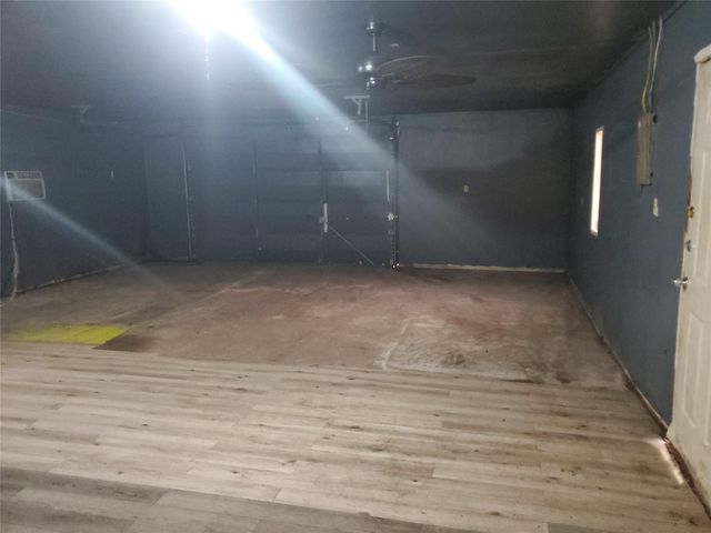 1233 Caldwell Road, Angleton, TX 77515