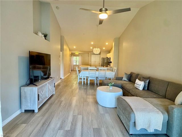 5045 Cedar Springs DR # 203, Naples, FL 34110