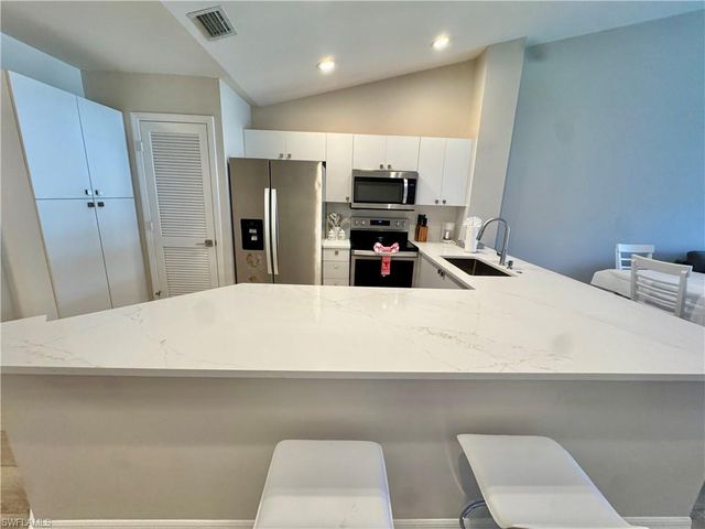 5045 Cedar Springs DR # 203, Naples, FL 34110