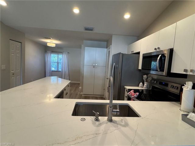 5045 Cedar Springs DR # 203, Naples, FL 34110