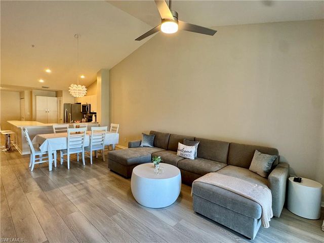 5045 Cedar Springs DR # 203, Naples, FL 34110