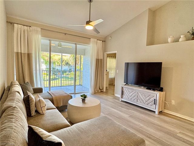 5045 Cedar Springs DR # 203, Naples, FL 34110