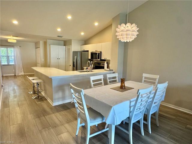 5045 Cedar Springs DR # 203, Naples, FL 34110