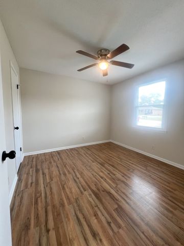 109 Tandy Dr Apt B, Clarksville, TN 37042