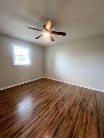 109 Tandy Dr Apt B, Clarksville, TN 37042