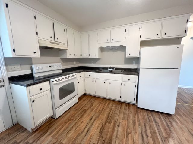 109 Tandy Dr Apt B, Clarksville, TN 37042