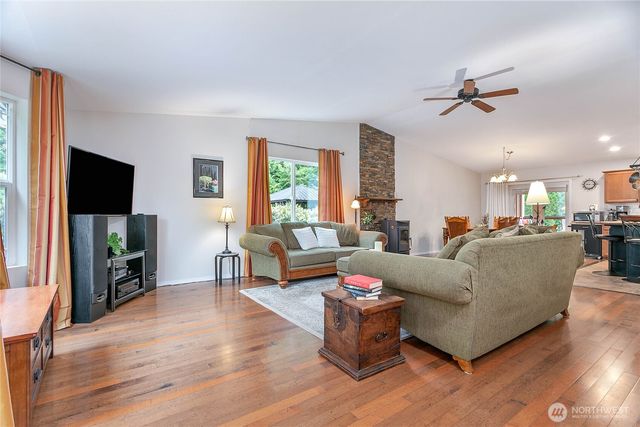 6236 Shamrock Road, Maple Falls, WA 98266