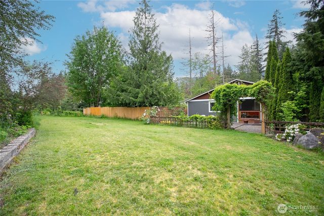 6236 Shamrock Road, Maple Falls, WA 98266