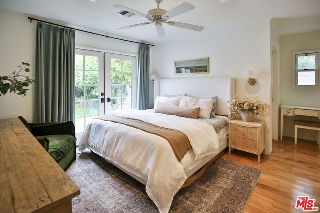 2330 Walnut Avenue, Venice, CA 90291