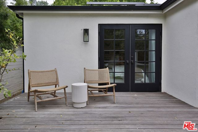 2330 Walnut Avenue, Venice, CA 90291