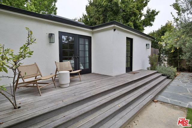 2330 Walnut Avenue, Venice, CA 90291