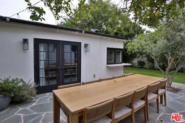 2330 Walnut Avenue, Venice, CA 90291