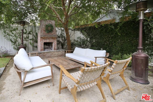 2330 Walnut Avenue, Venice, CA 90291