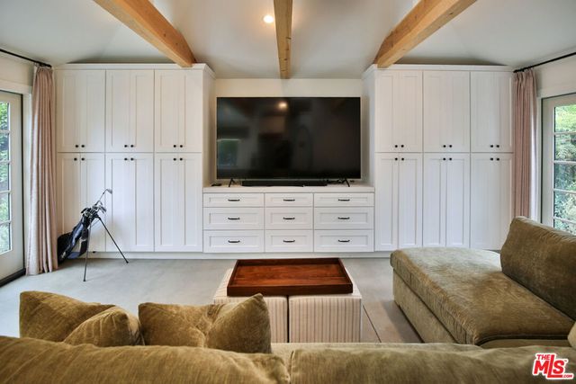 2330 Walnut Avenue, Venice, CA 90291