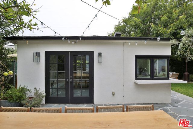 2330 Walnut Avenue, Venice, CA 90291