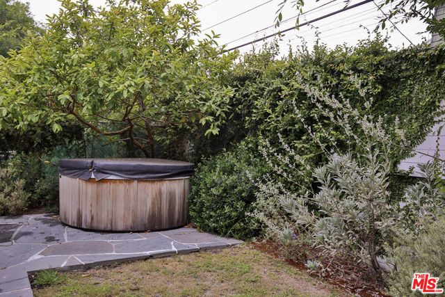 2330 Walnut Avenue, Venice, CA 90291