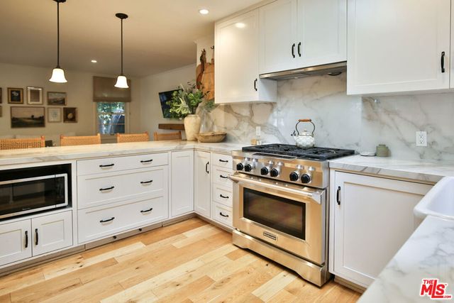 2330 Walnut Avenue, Venice, CA 90291