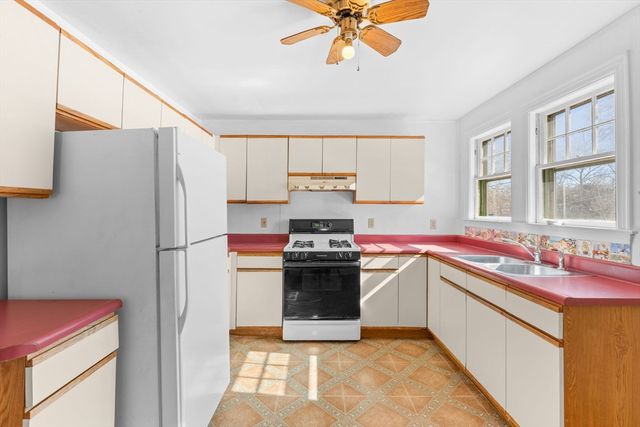 67 Glennon, Dracut, MA 01826