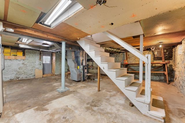 67 Glennon, Dracut, MA 01826