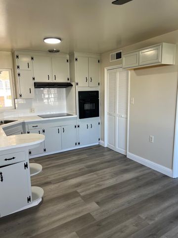 3934 E Sussex Way, Fresno, CA 93726