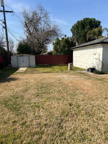 3934 E Sussex Way, Fresno, CA 93726