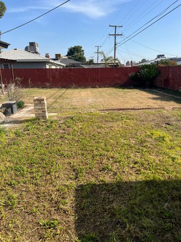 3934 E Sussex Way, Fresno, CA 93726