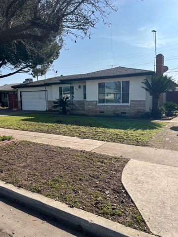 3934 E Sussex Way, Fresno, CA 93726